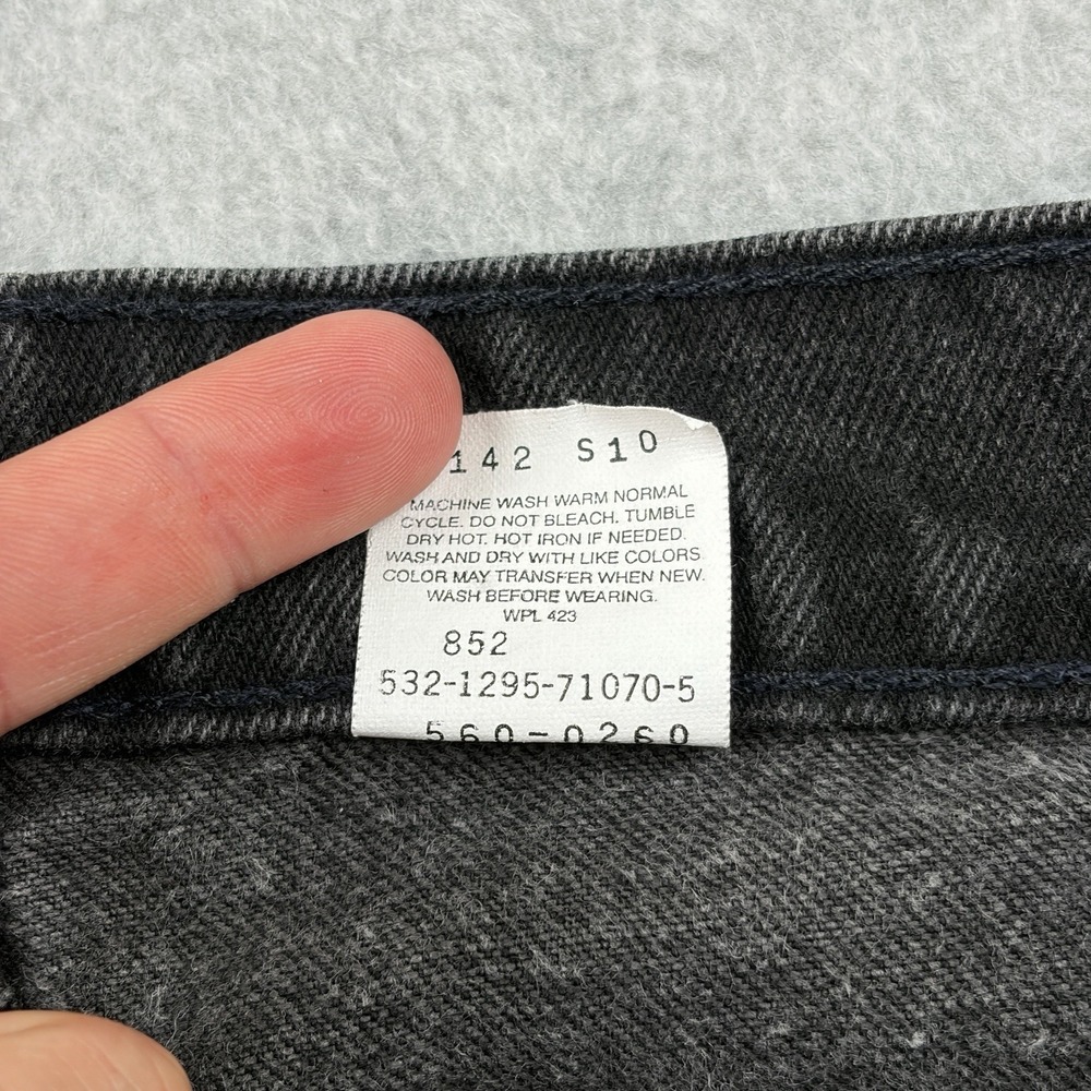 Vintage Levi's Jeans Mens 38x32 Black 560 Loose Fit Tapered Leg 90s Made‎ USA - Picture 4 of 10